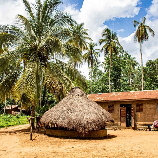 https://mt.miranasstourisme.com/wp-content/uploads/2022/08/guinee-boffa-farinya-village-miranass-tourisme-community-640x640.jpg